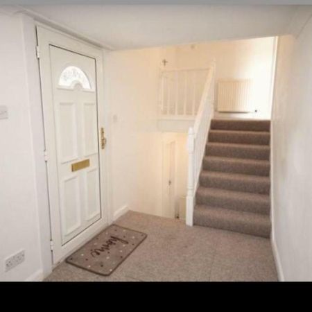 Bathgate Handy House Экстерьер фото